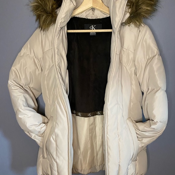 Calvin Klein Cream Ski & Snow Jacket with Fur Hood - Picture 6 of 11